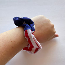 American Flag : (Mommy & Me set) Scrunchie & Flat Bow Headband