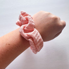 Light Pink Waffle : (Mommy & Me) Knot Bow & Scrunchie