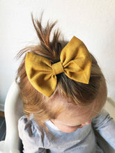 Mustard Linen : Classic Bow