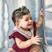 Hunter Green Linen : Classic Bow