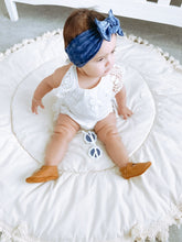 Navy Tie Dye Eyelet : Flat Bow Headband