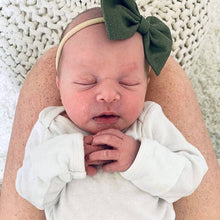 Hunter Green Linen : Classic Bow