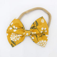 Mustard Dandelion : Classic Bow