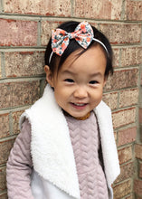 Rosa in Peach : Classic Bow