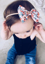 Rosa in Peach : Classic Bow