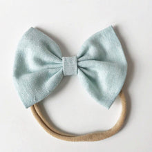 Seafoam Linen : Classic Bow