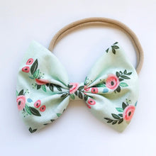 Mint Floral : Classic Bow