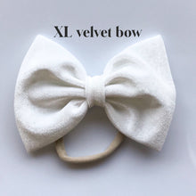 White Velvet : XL Bow