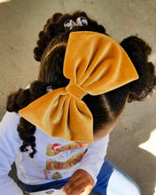 Gold Velvet : Scarf Bow (on clip)