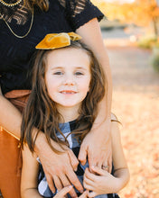 Gold Velvet : Scarf Bow (on clip)