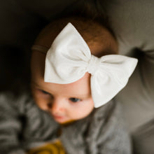 White Velvet : XL Bow