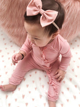 Blush Linen : Classic Bow