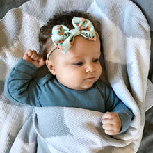 Mint Floral : Classic Bow