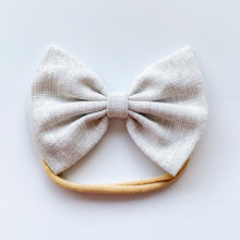 Silver Weave Linen : Classic Bow