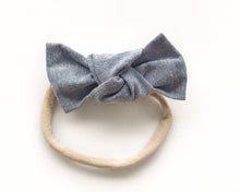Light Chambray : Knot Bow