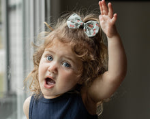Mint Floral : Classic Bow