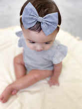 Light Chambray : Classic Bow