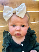 White Velvet : XL Bow