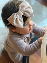 Champagne Velvet : XL Bow