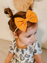 Persimmons Linen : Classic Bow