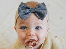 Black Weave Linen : Classic Bow