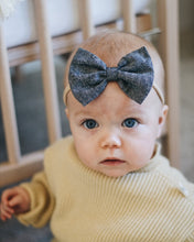 Black Weave Linen : Classic Bow