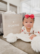 Red Linen : Classic Bow