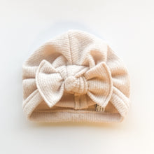 Heathered Natural Hat : w/ Flat Bow