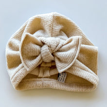 Heathered Natural Hat : w/ Flat Bow