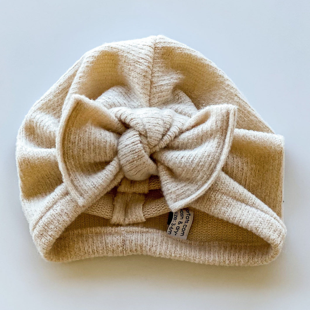 Heathered Natural Hat : w/ Flat Bow