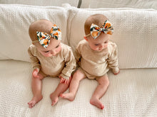 Mandarins : Classic Bow