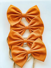 Tangerine : (1 Classic Bow)