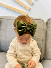 Olive Velvet : XL Bow