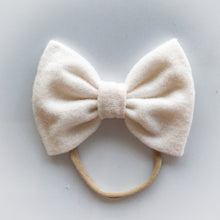 Super Soft Cream Sweater : XL Bow