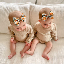 Mandarins : Classic Bow
