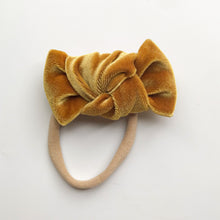 Gold Velvet : Knot Bow