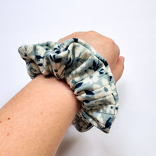 Blue Bouquets : Scrunchie