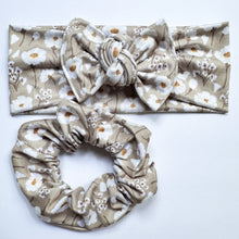 Anna’s Anemones : (Mommy & Me set) Scrunchie & Flat Bow Headband