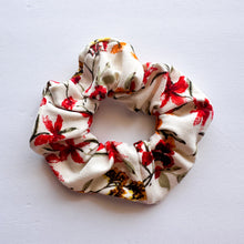 Cream Blossoms : Scrunchie