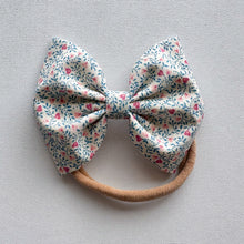 Blooming Hearts : Classic Bow
