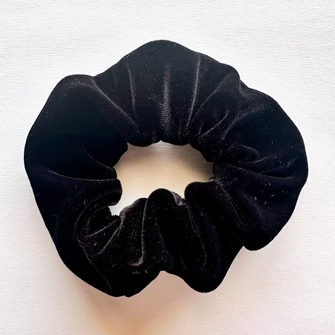 Black Velvet : Scrunchie