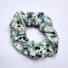 Blue Bouquets : Scrunchie