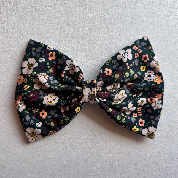 Petunias on Pine : Scarf Bow (on clip)