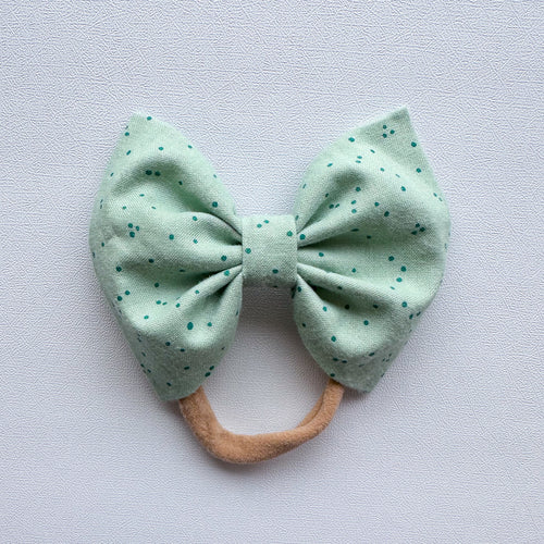 Green Speckles : Classic Bow