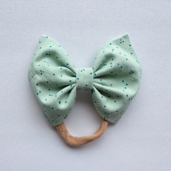 Green Speckles : Classic Bow