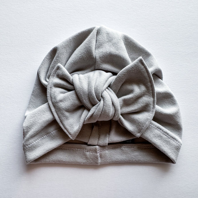 Light Gray Hat : w/ Flat Bow