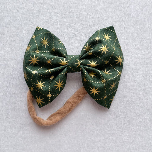 Christmas Stars in Evergreen : Classic Bow