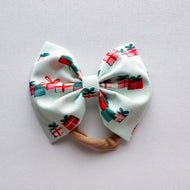 Present Pile : Classic Bow