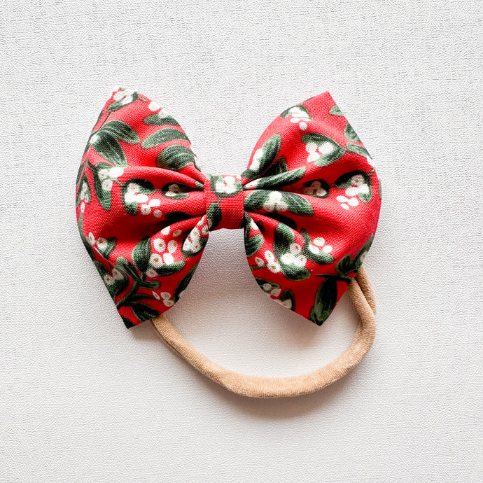 Snowberries : Classic Bow