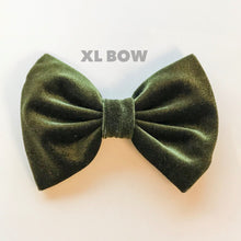Emerald Velvet : XL Bow